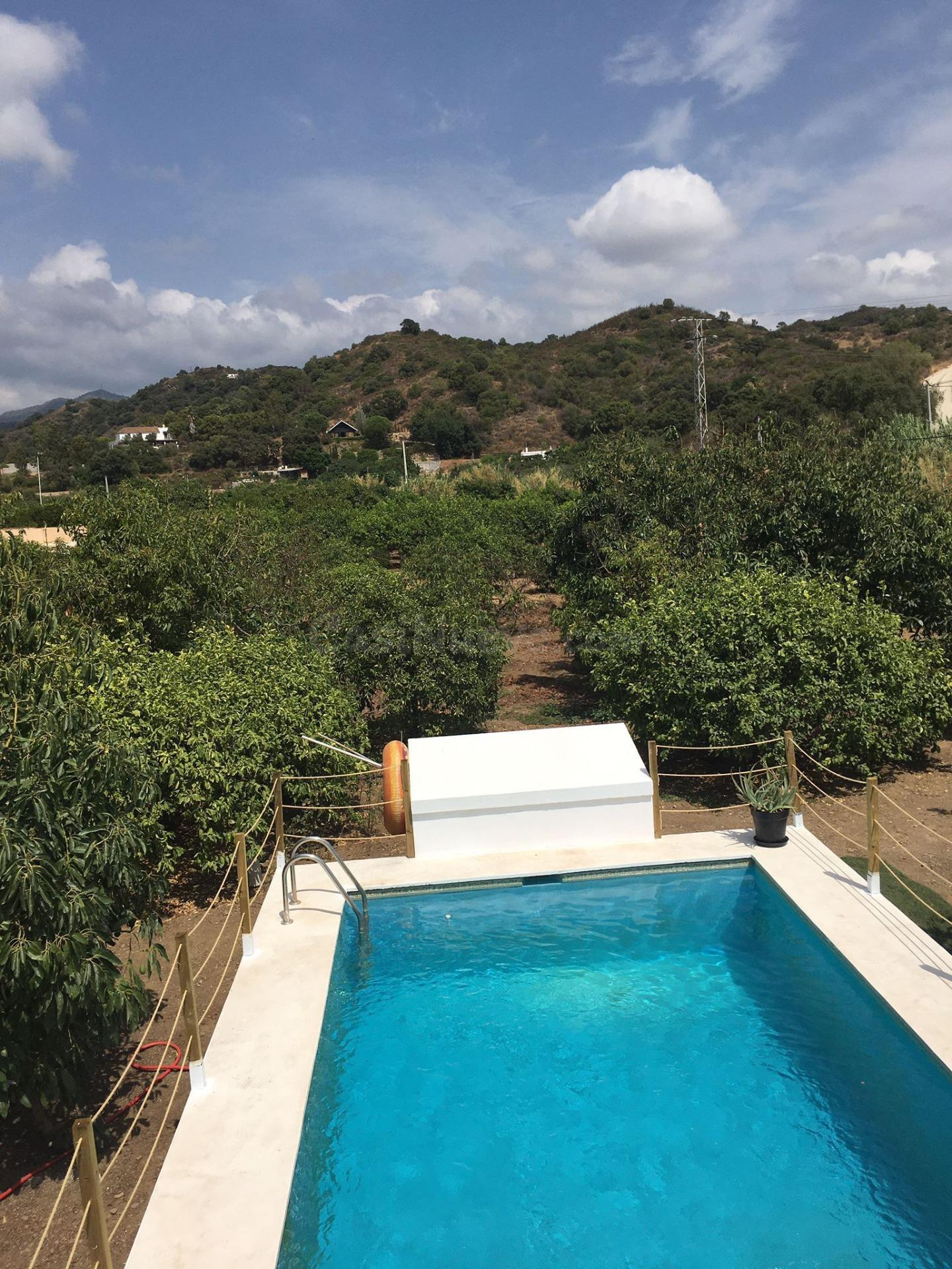 Encantadora finca rústica en la zona de El Velerín, Estepona.