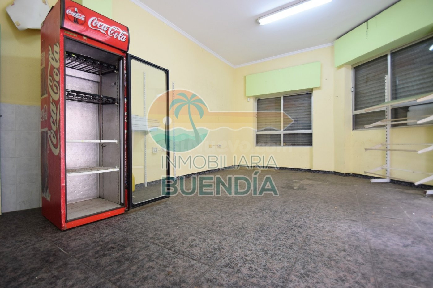 LOCAL COMERCIAL A POCOS METROS DEL PASEO EN VENTA