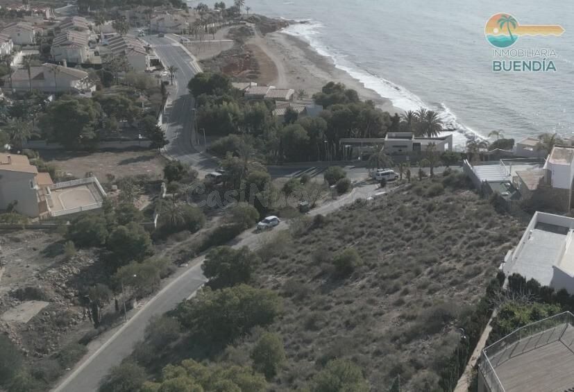 TERRENO URBANO DONDE PODER CONSTRUIR LA CASA DE TUS SUEÑOS A POCOS METROS DE LA PLAYA