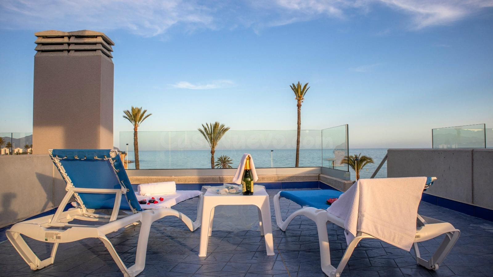 APARTAMENTOS BUENDIA ,TU PARAISO PARA DISFRUTAR EL INVIERNO MIRANDO AL MAR