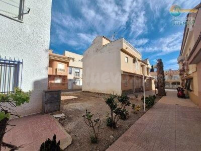 SOLAR  EDIFICABLE EN PLAYASOL.