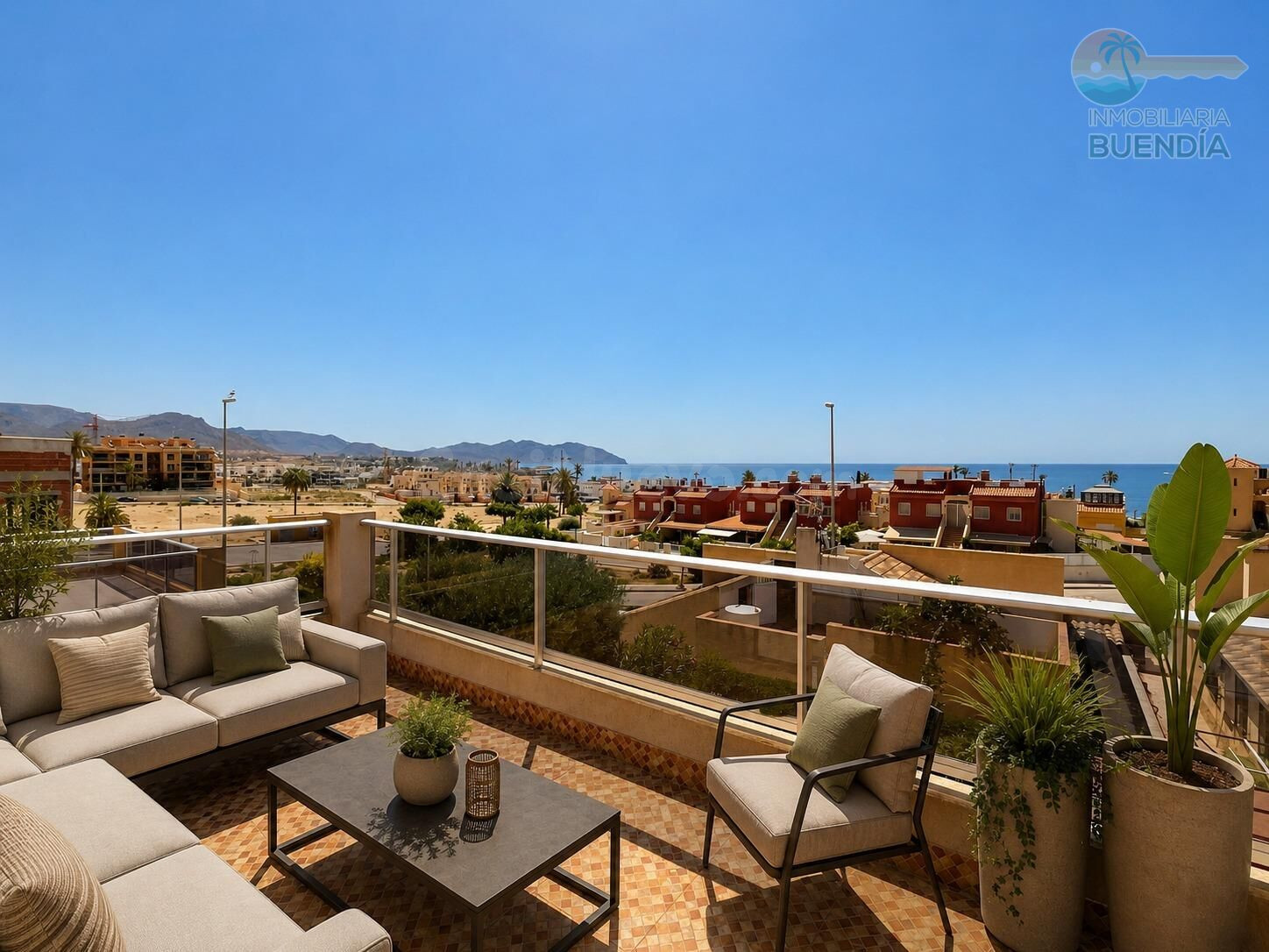 FANTASTICO CHALET EN EL ALAMILLO CON VISTAS AL MAR