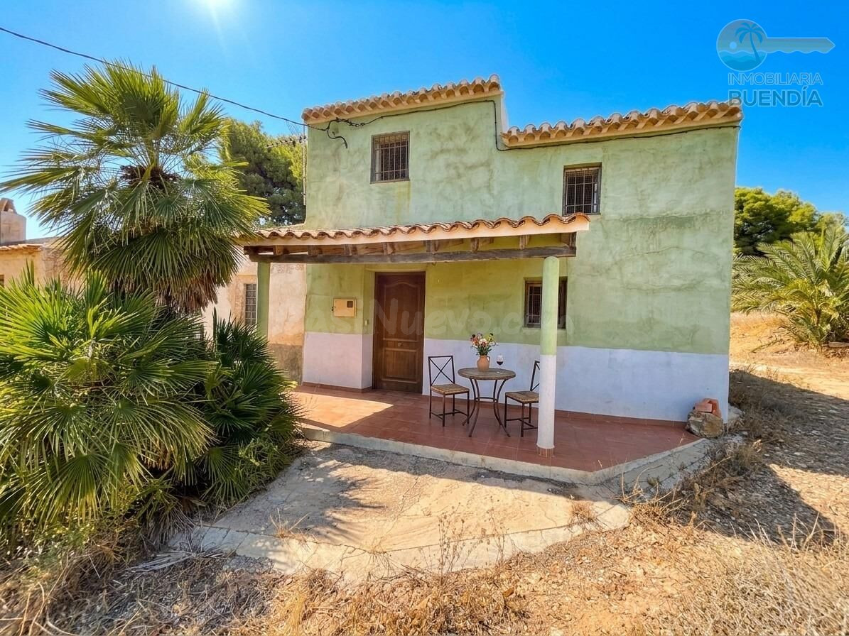 AUTÉNTICA CASA DE CAMPO CON CARÁCTER EN EL MINGRANO