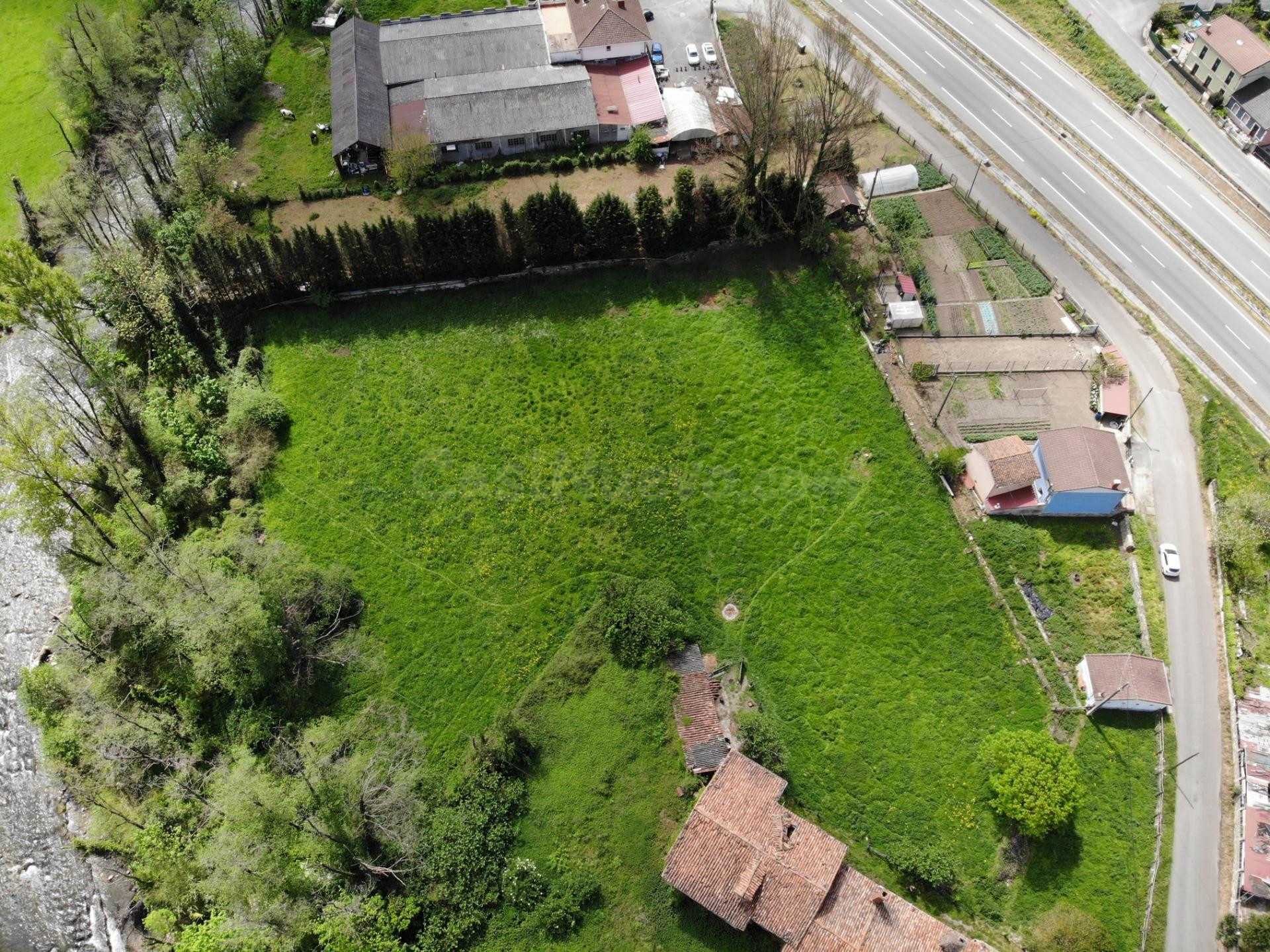 TERRENO DE 7.617 M2 EDIFICABLE GRADO I, URBANIZABLE 3.500 M2.
