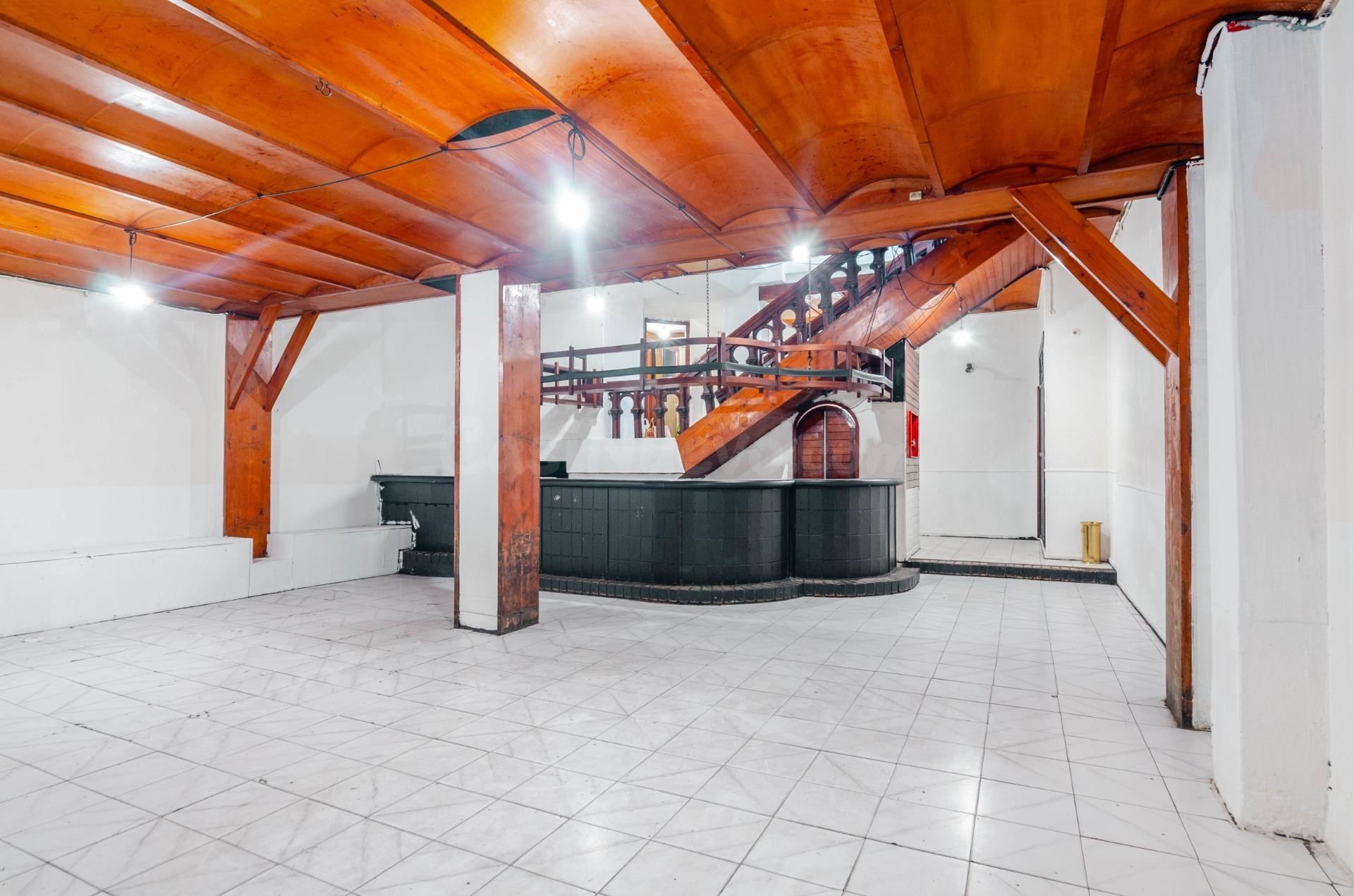 Local comercial en venta – Calle Muñoz Degrain, 3, Oviedo