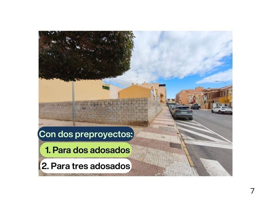 Excepcional Terreno Urbano en Roquetas de Mar con Proyecto Preaprobado