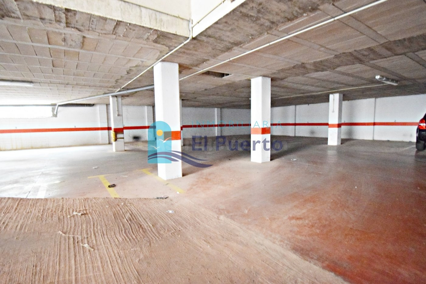 Local comercial en venta. REF 674