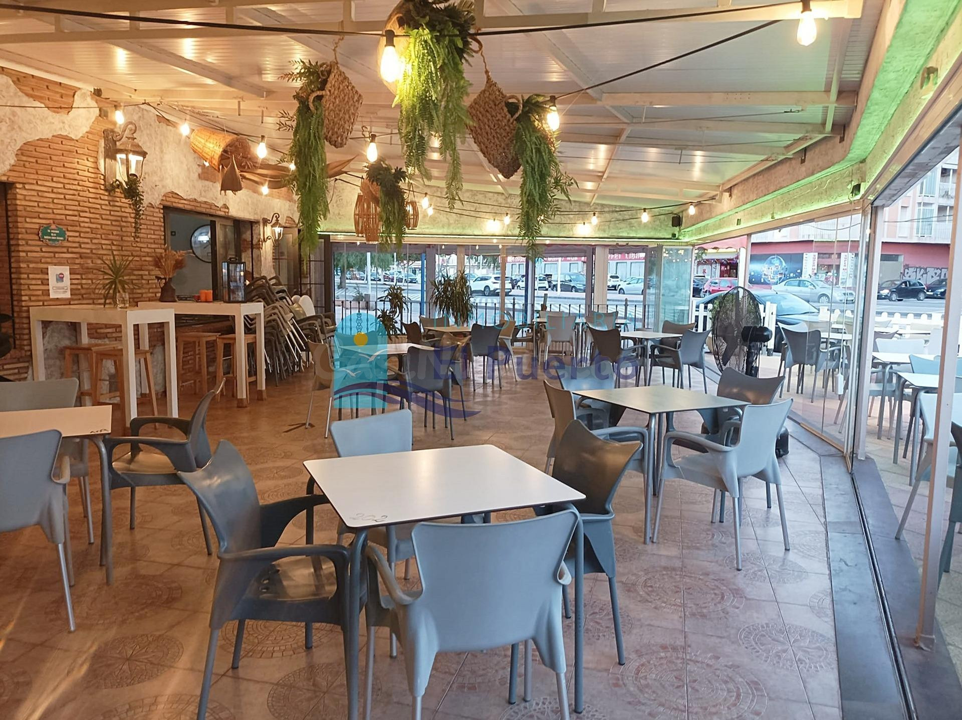 LOCAL COMERCIAL CON NEGOCIO EN FUNCIONAMIENTO EN PUERTO DE MAZARRÓN - REF 651