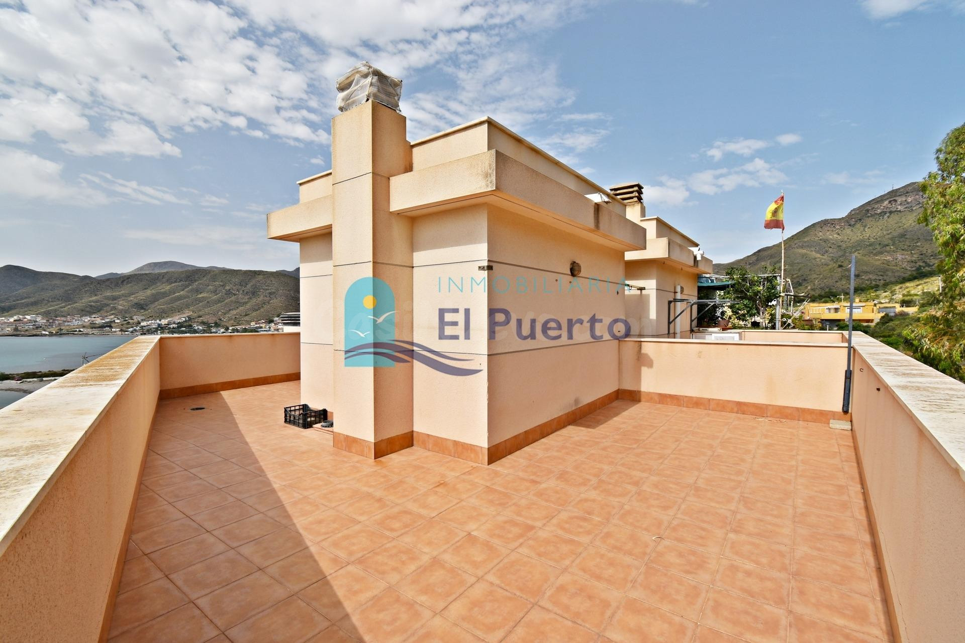 FANTÁSTICO DÚPLEX CON TRES TERRAZAS Y VISTAS AL MAR EN LA AZOHÍA – REF 871