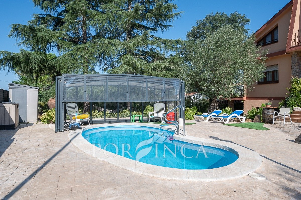Casa unfamiliar de 5 habitaciones con piscina en preciosa ur - foto 3