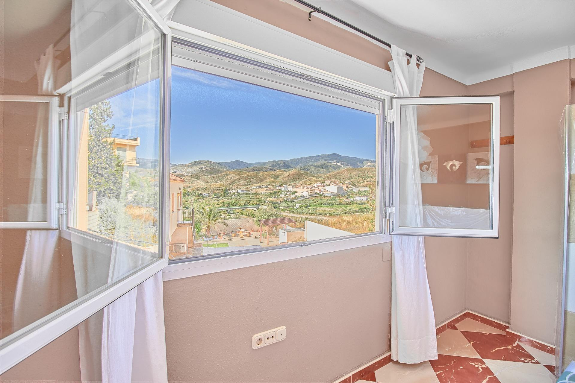 Espectacular vivienda reformada con mobiliario a estrenar: ¡ - foto 2