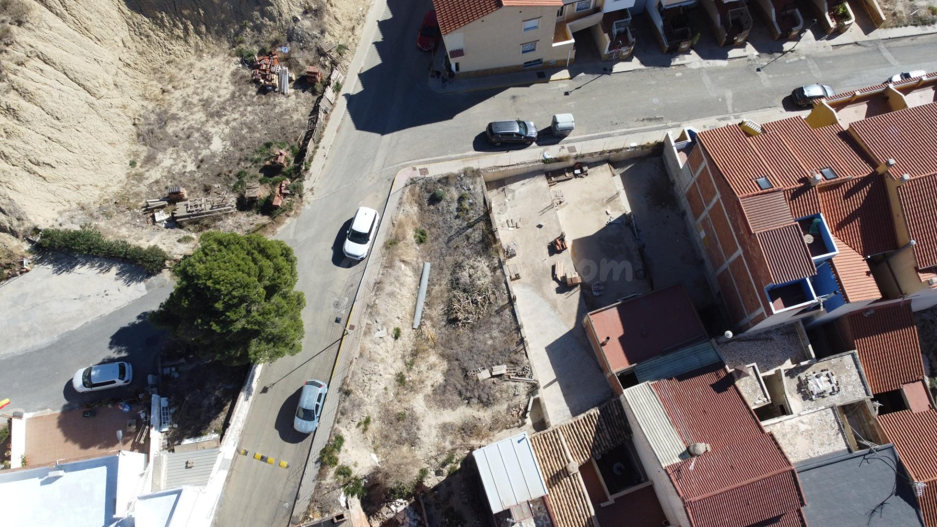 Se vende solar urbano con proyecto