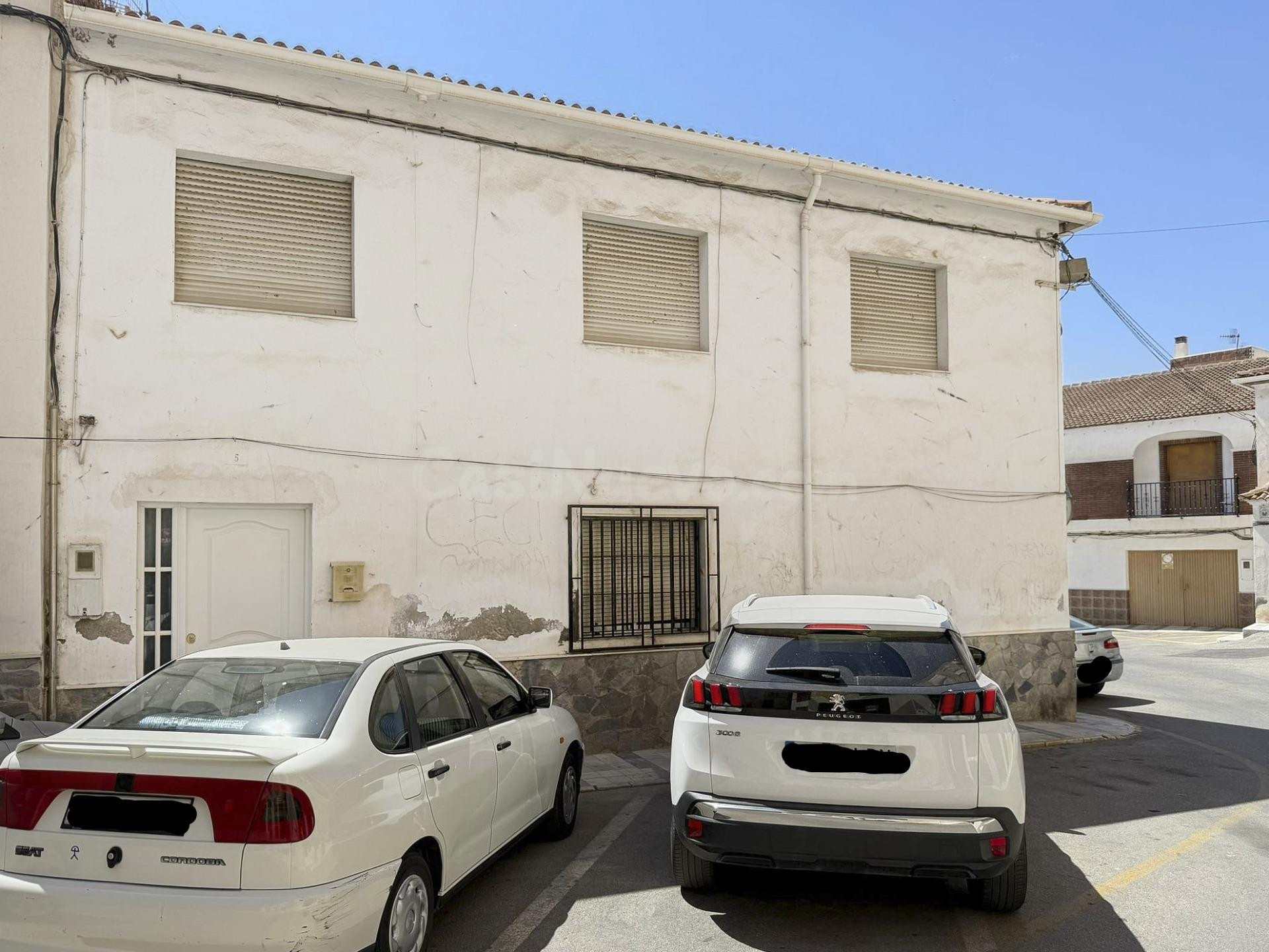 Casa con Potencial de Doble Vivienda