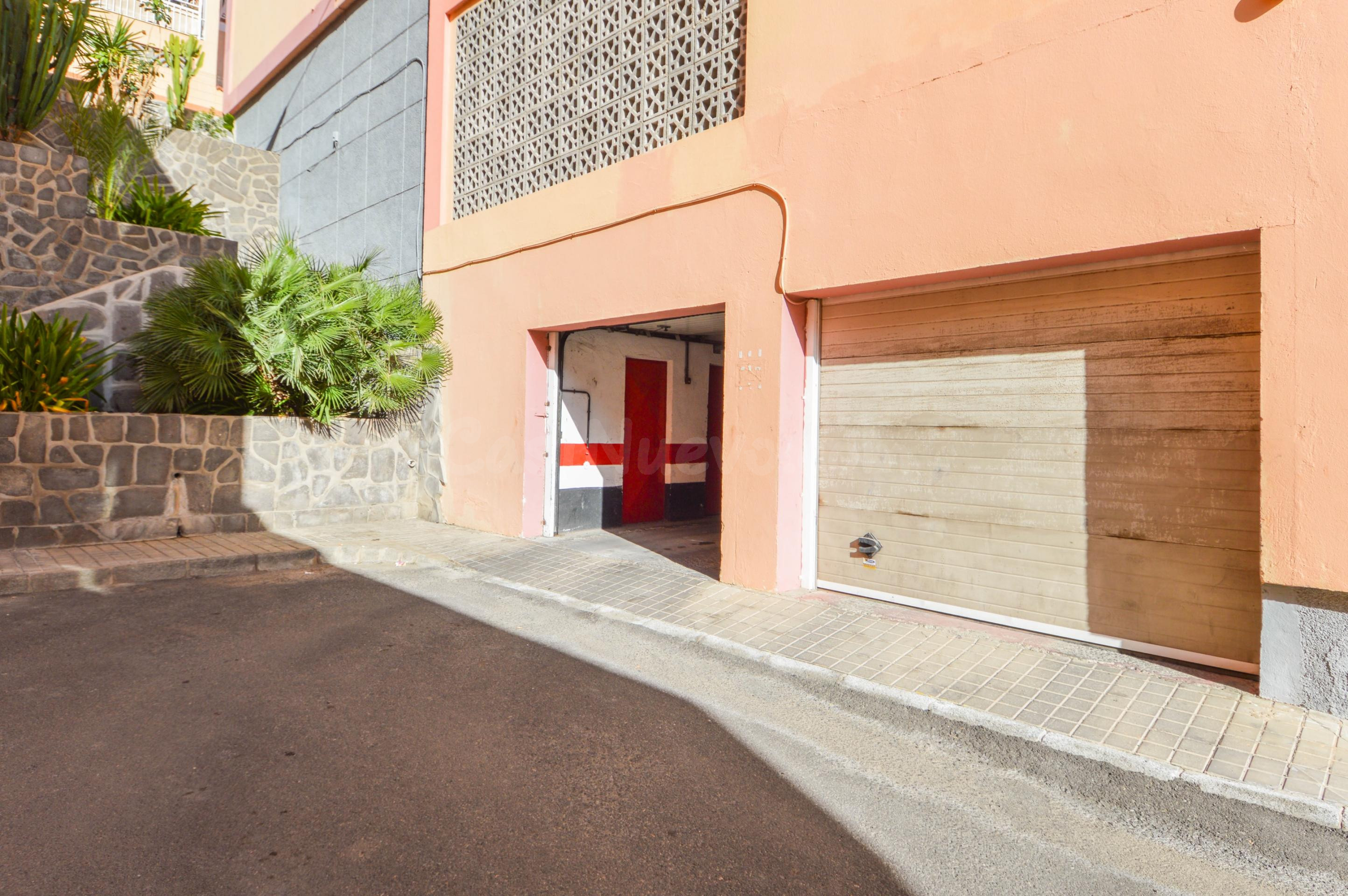 Venta de plazas de aparcamiento varias en Arguineguin - foto 2