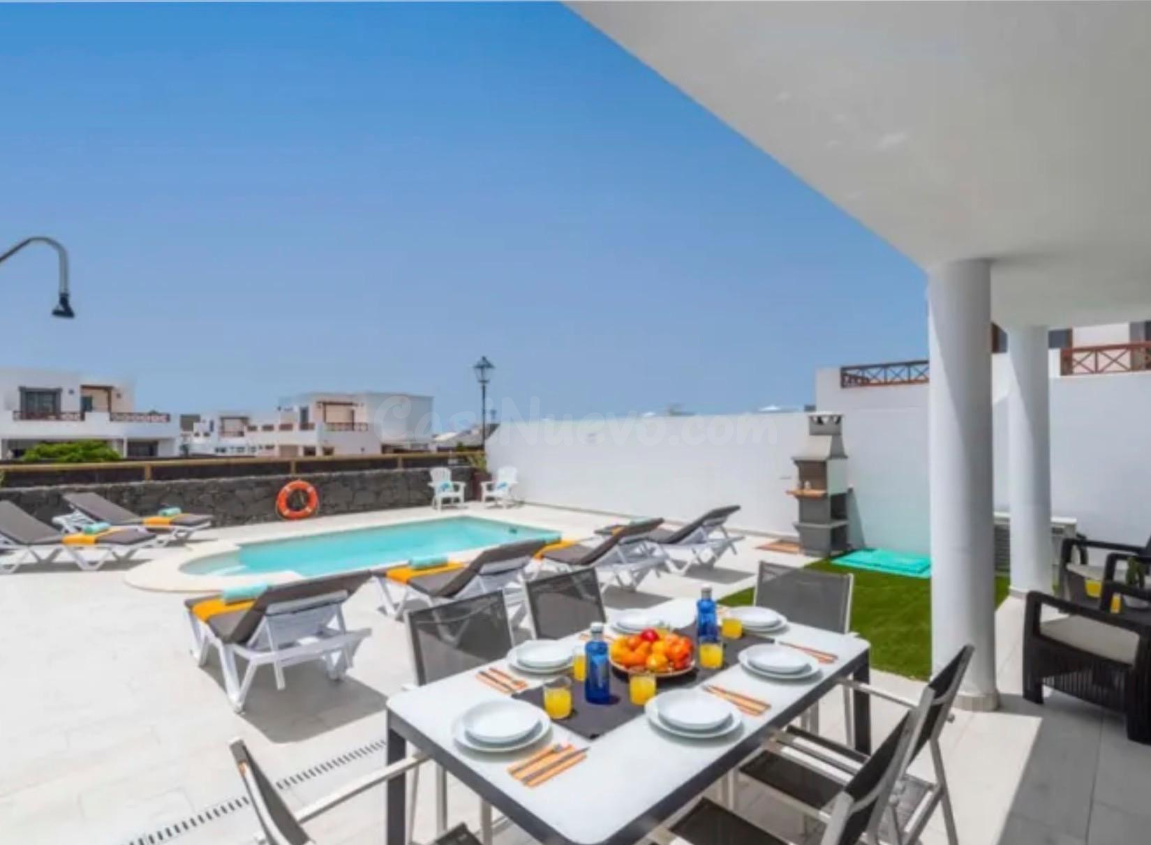 Villa de ensueño con vistas al mar en el residencial Varader