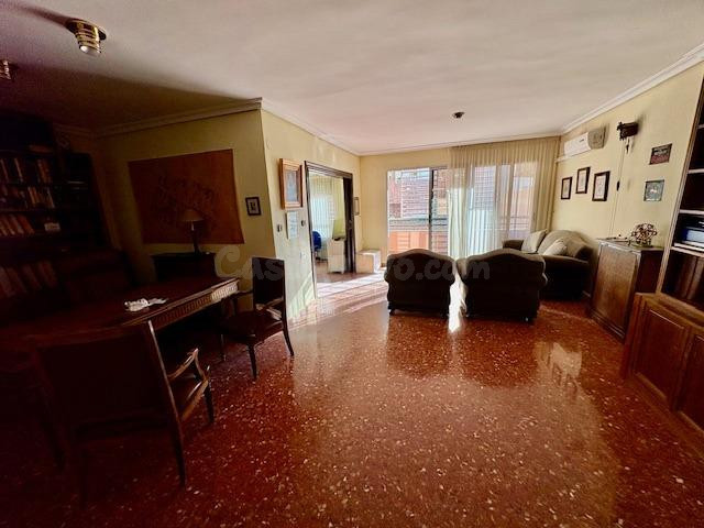 Amplio piso con garaje en el centro de Castellón