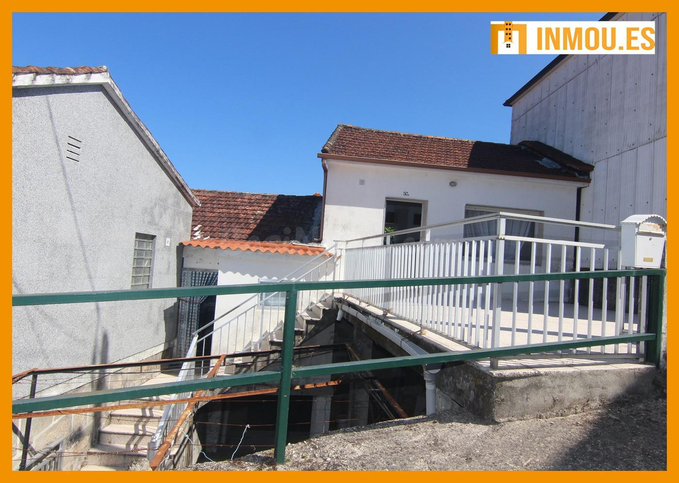 SE VENDE CASA EN XENDIVE (LOBIOS)