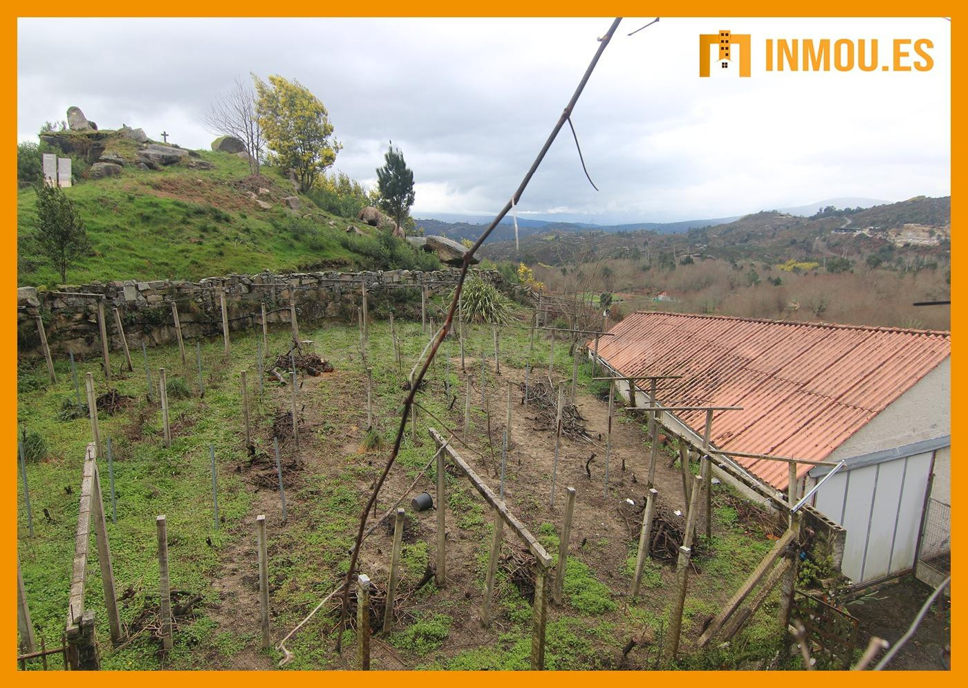 Se vende terreno con cobertizo en Muimenta, Carballeda De Avia, Ourense.