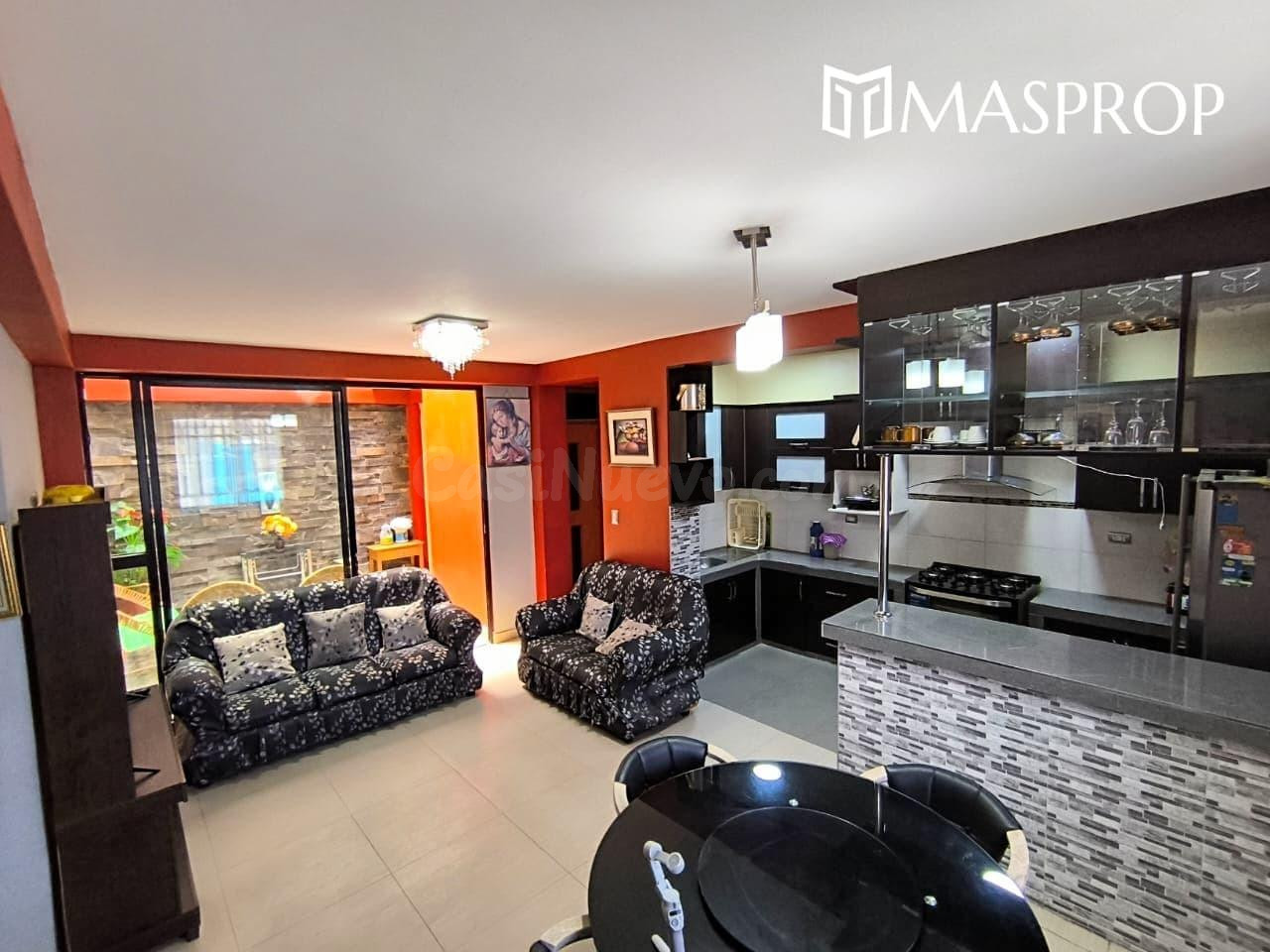 CASA AMPLIA EN ESQUINA CERCA A AV. HUMBOLDT-EN VENTA