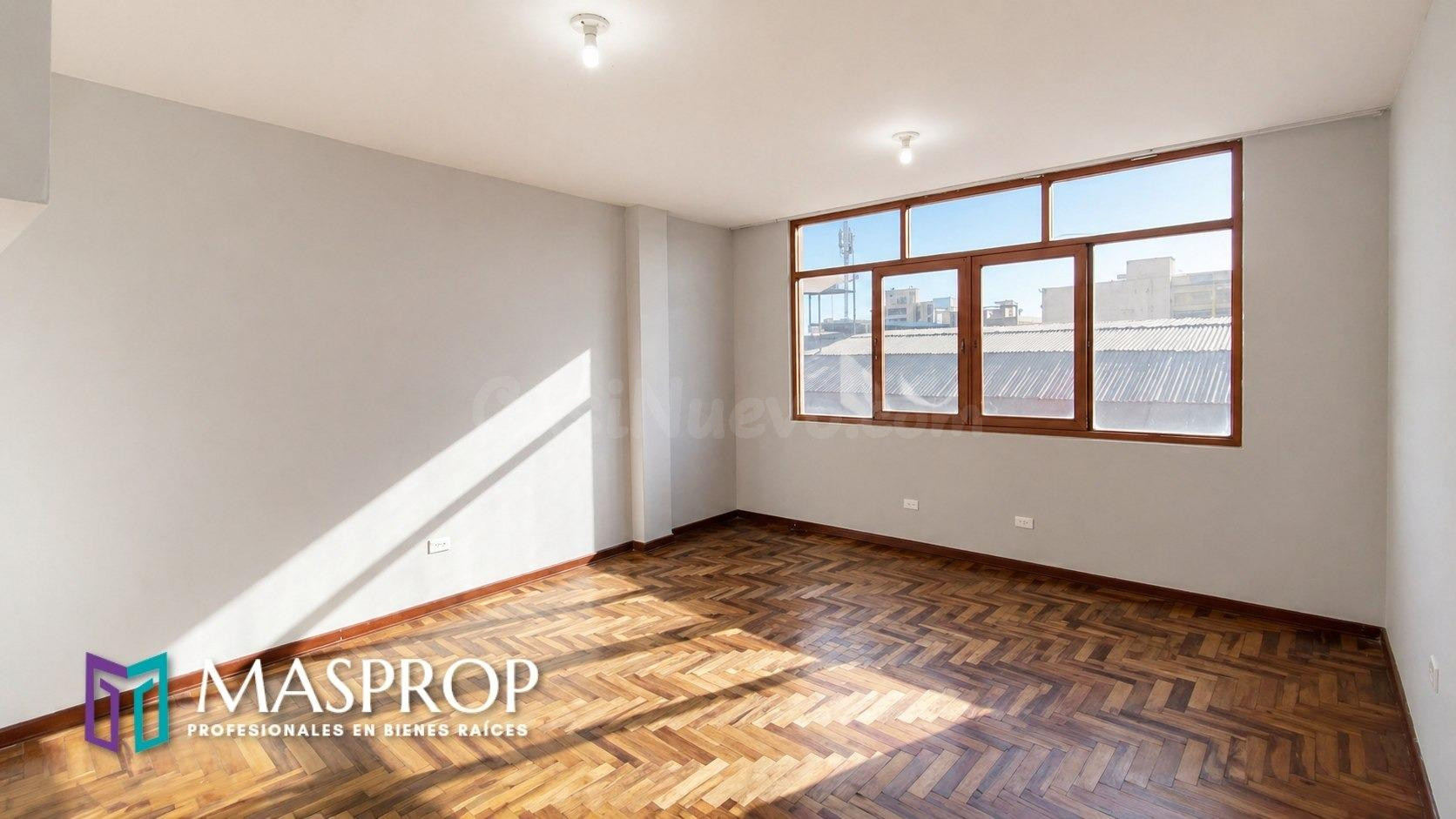 CALLE DEUSTUA – LOCAL COMERCIAL DE 5 PISOS CON ALTA CAPACIDAD OPERATIVA