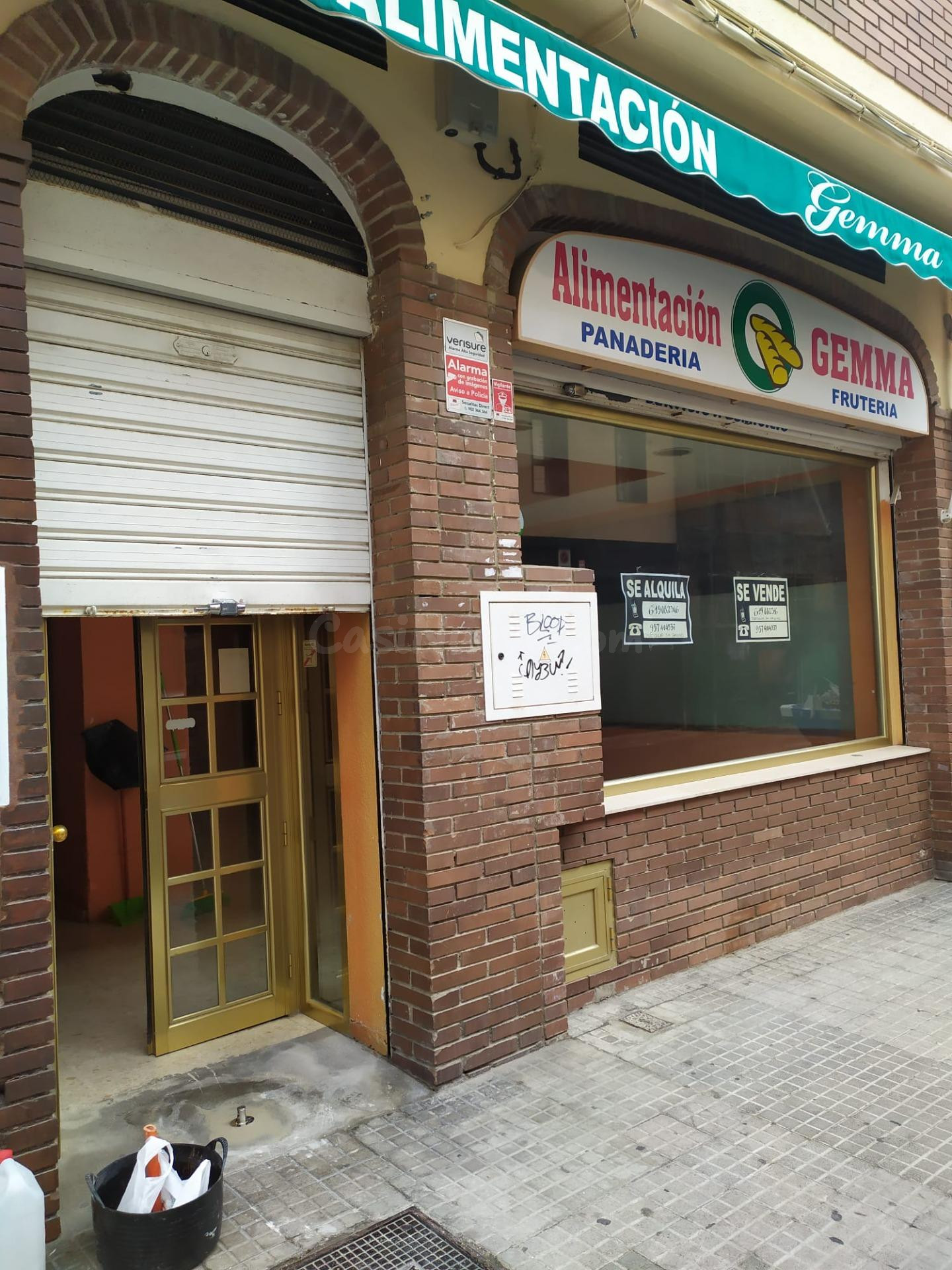 ESPECTACULAR LOCAL COMERCIAL A ESCASOS METROS DEL VIAL NORTE. POSIBILIDAD DE DOS APARTAMENTOS!! INVERSIÓN TOP!!