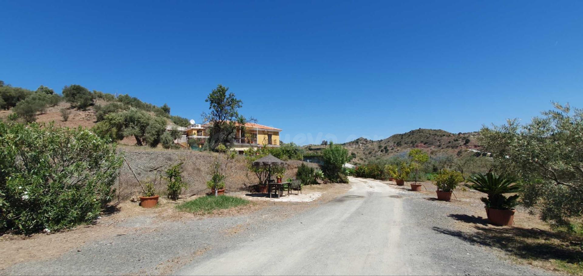 Casa con finca en Campanillas