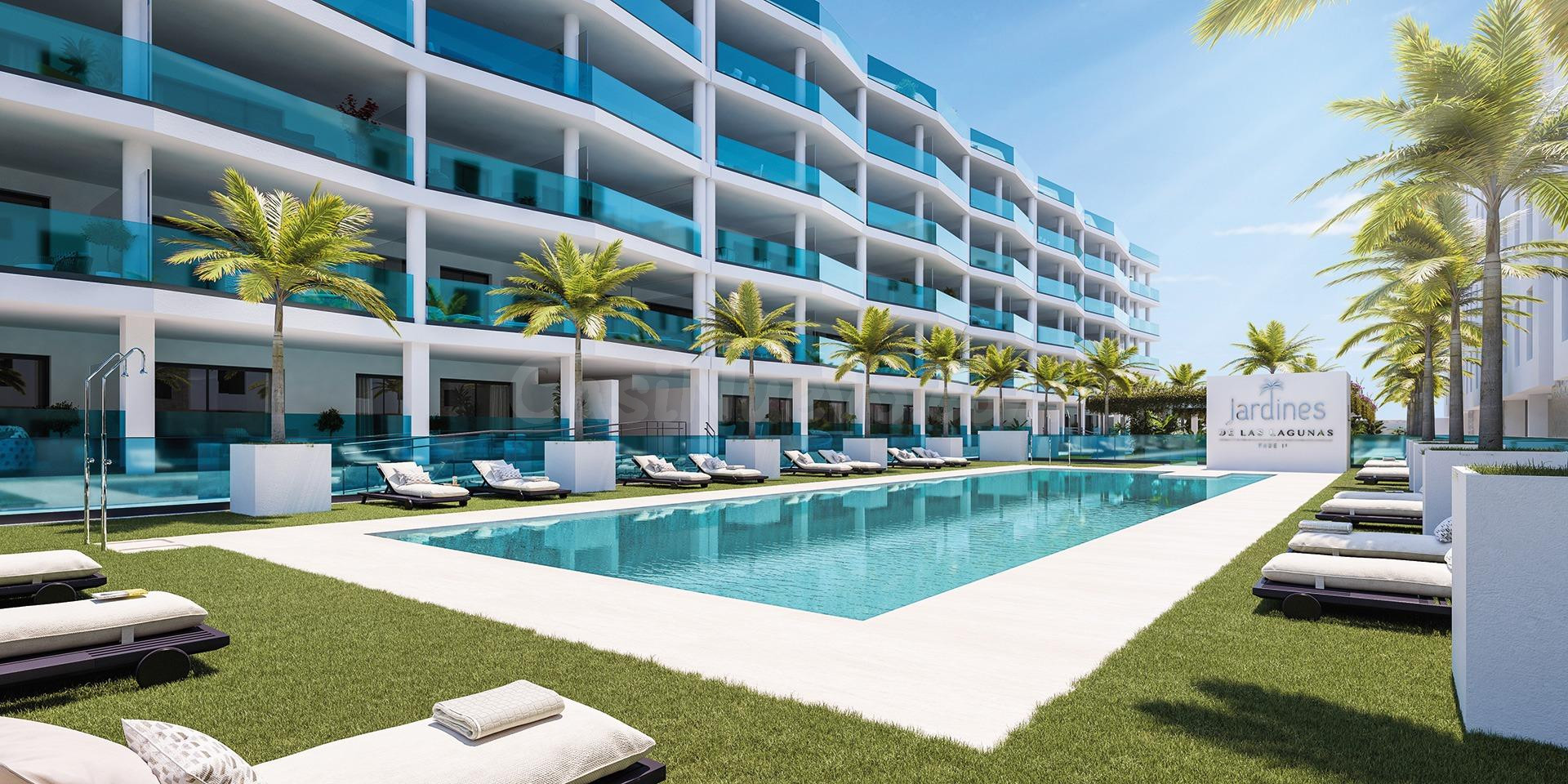 ¡DESCUBRE EL HOGAR DE TUS SUEÑOS EN LAS  LAGUNAS, MIJAS COSTA!