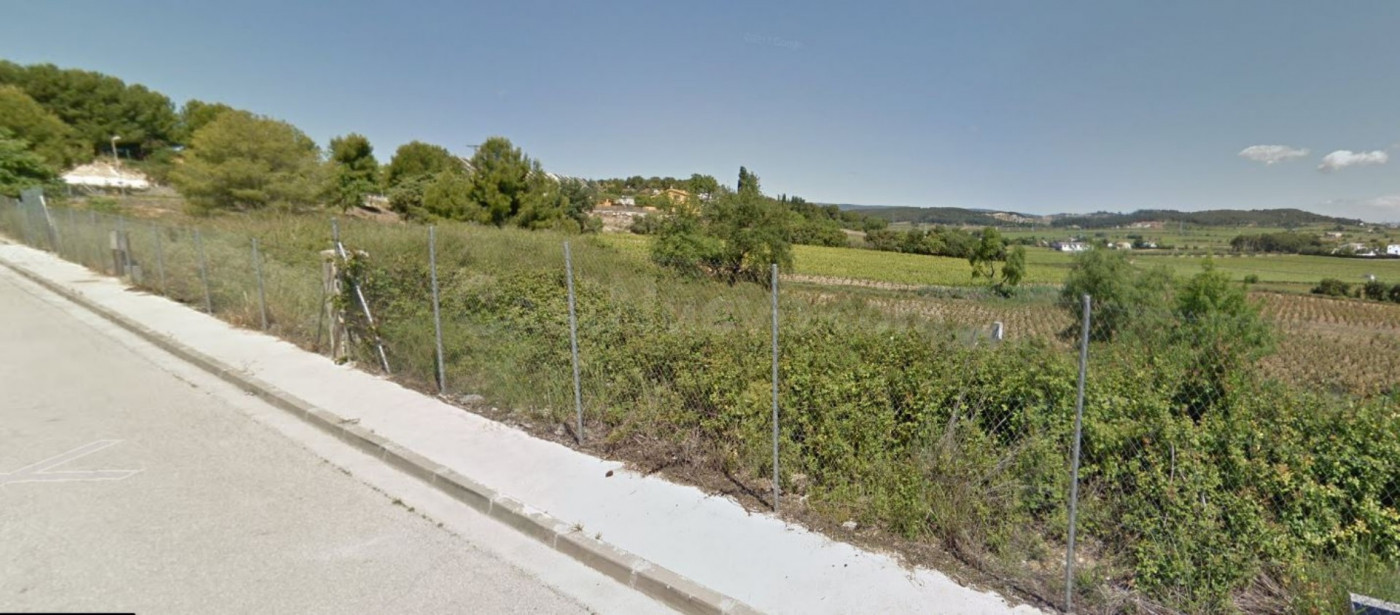 Parcela en venta en Pacs del Penedès