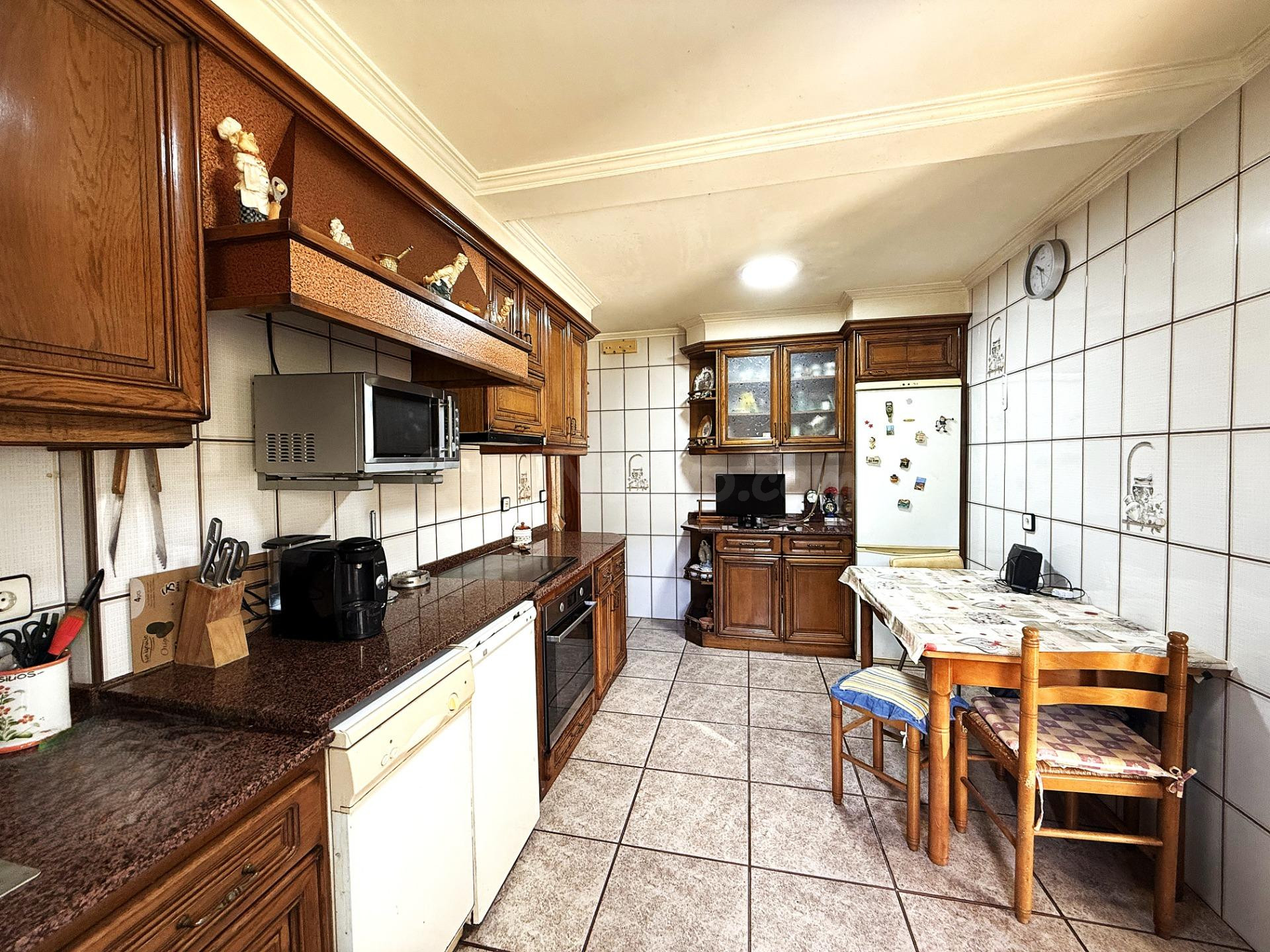 Casa reformada con terraza y terreno en Blimea – Rodeada de naturaleza y lista para entrar a vivir