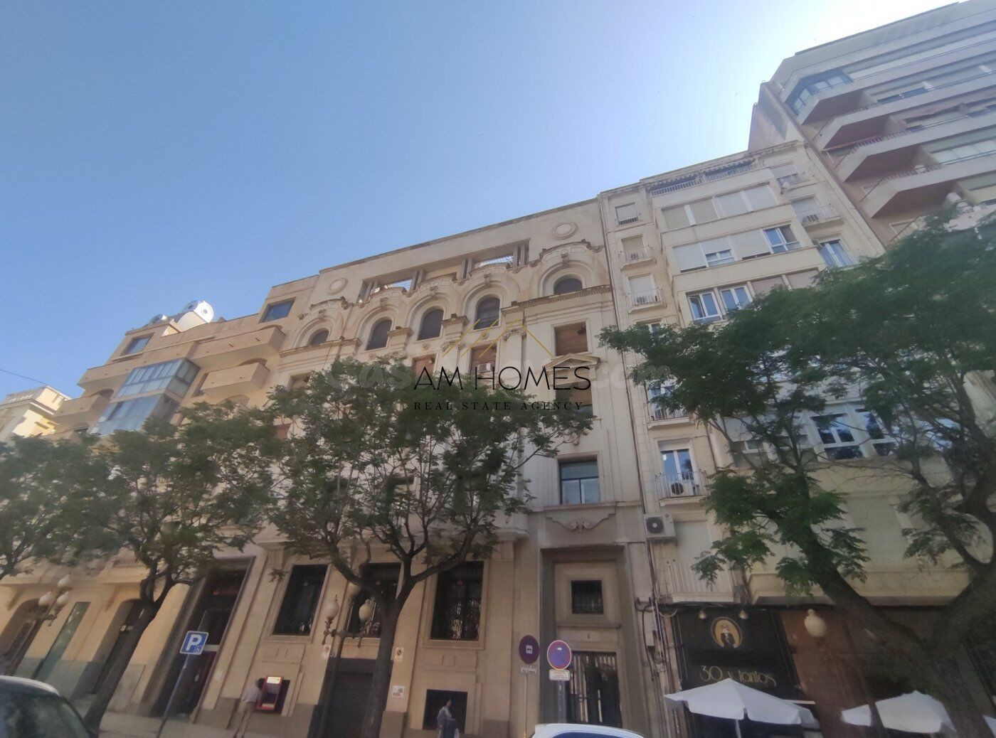 Piso en edificio emblemático en Alicante