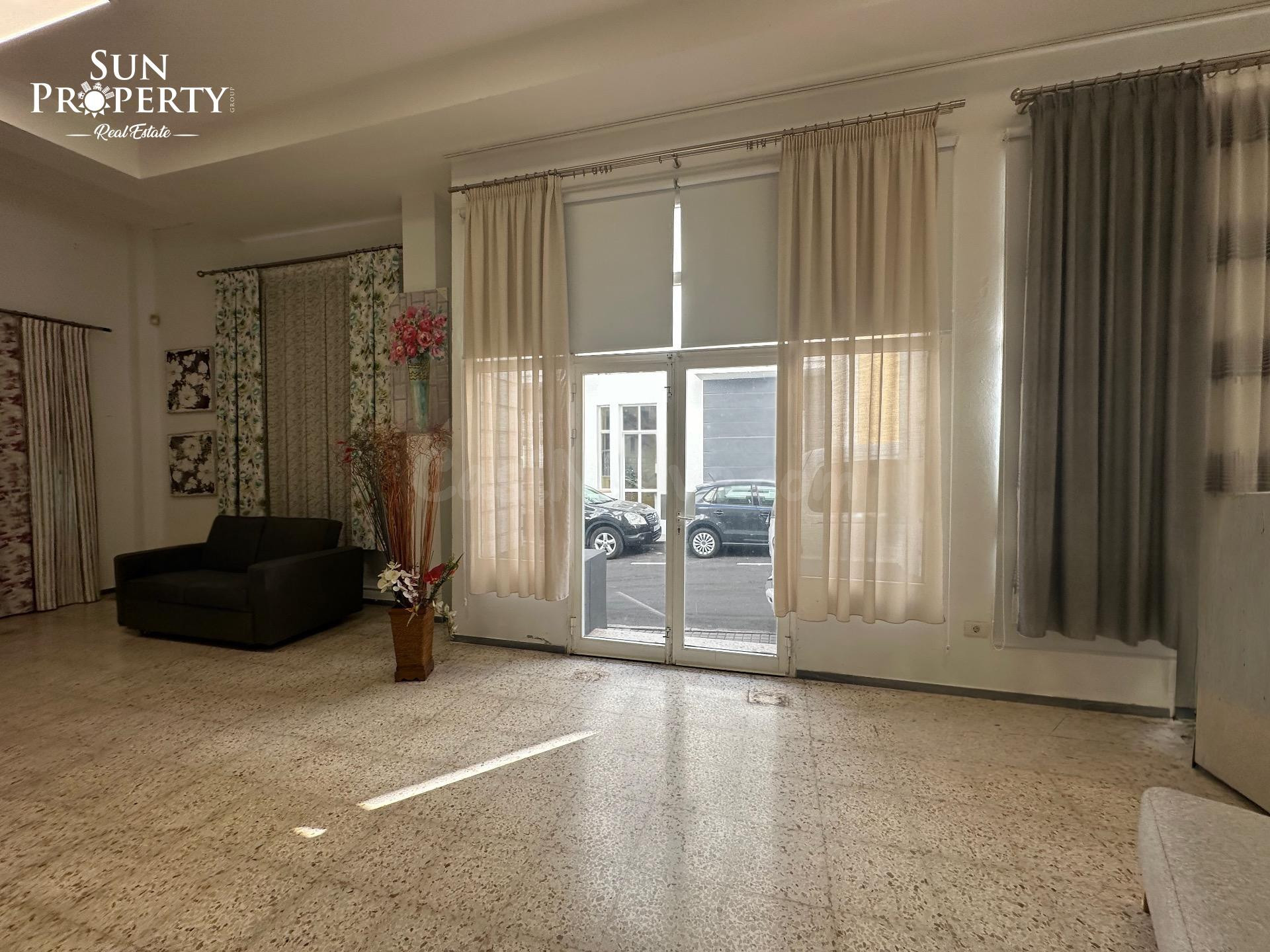 AMPLIO LOCAL COMERCIAL EN ZONA CÉNTRICA