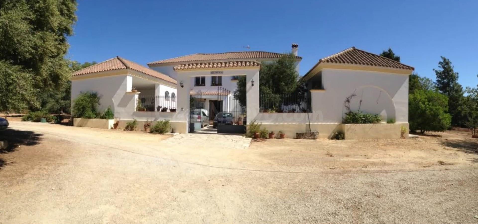 Espectacular Cortijo con vivienda de 480m2 y terreno de 1337 - foto 2