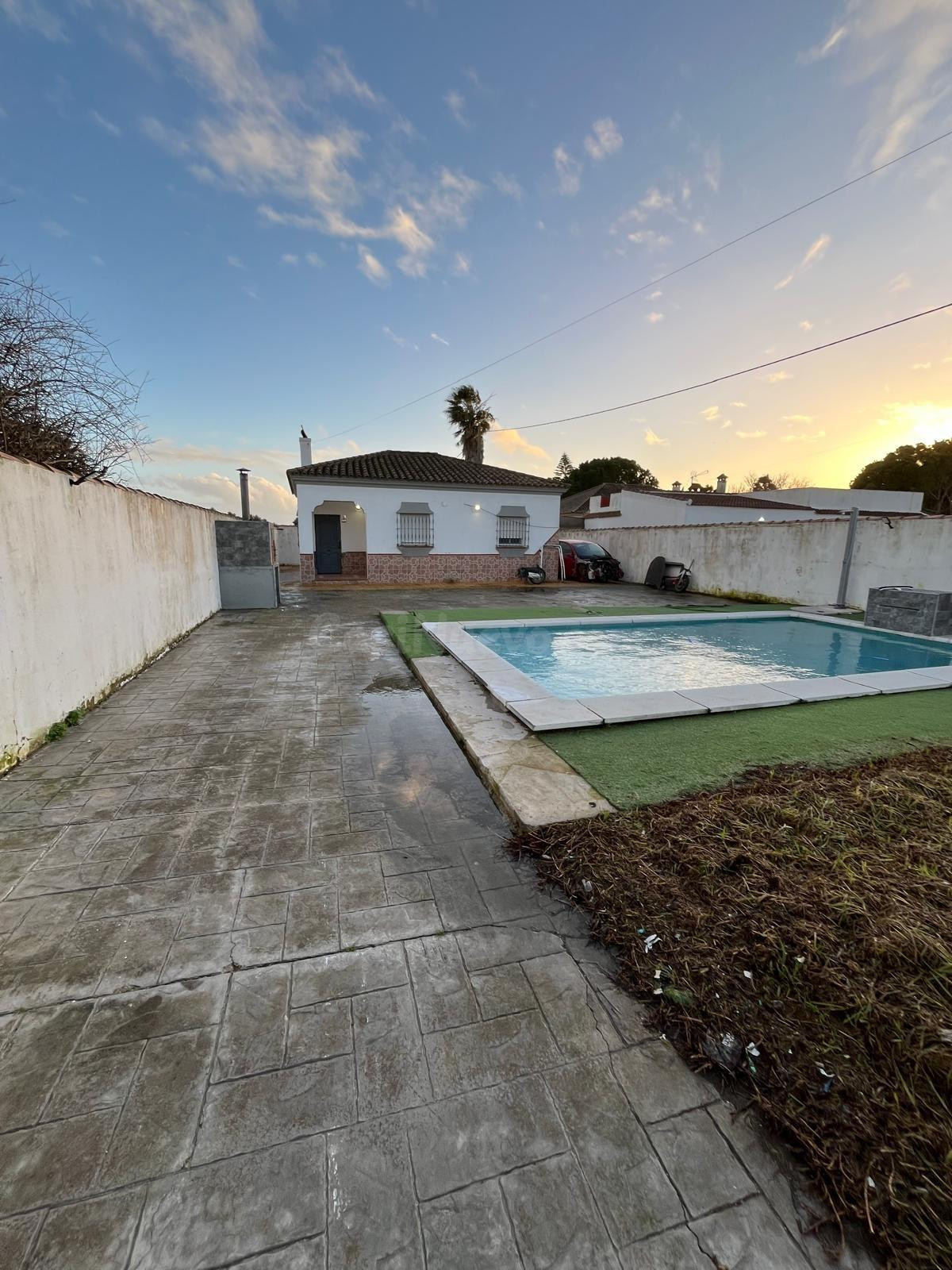 CHALET CON PISCINA – ZONA VENTA EL CURRO MARQUESADO DIVISION