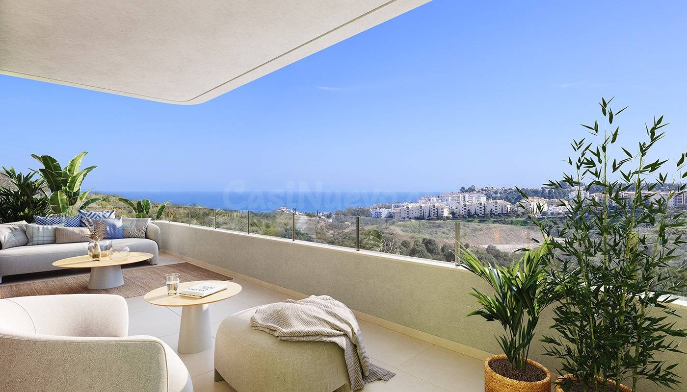 Apartamento de diseño en segunda planta con terraza privada en La Cala de Mijas. Málaga