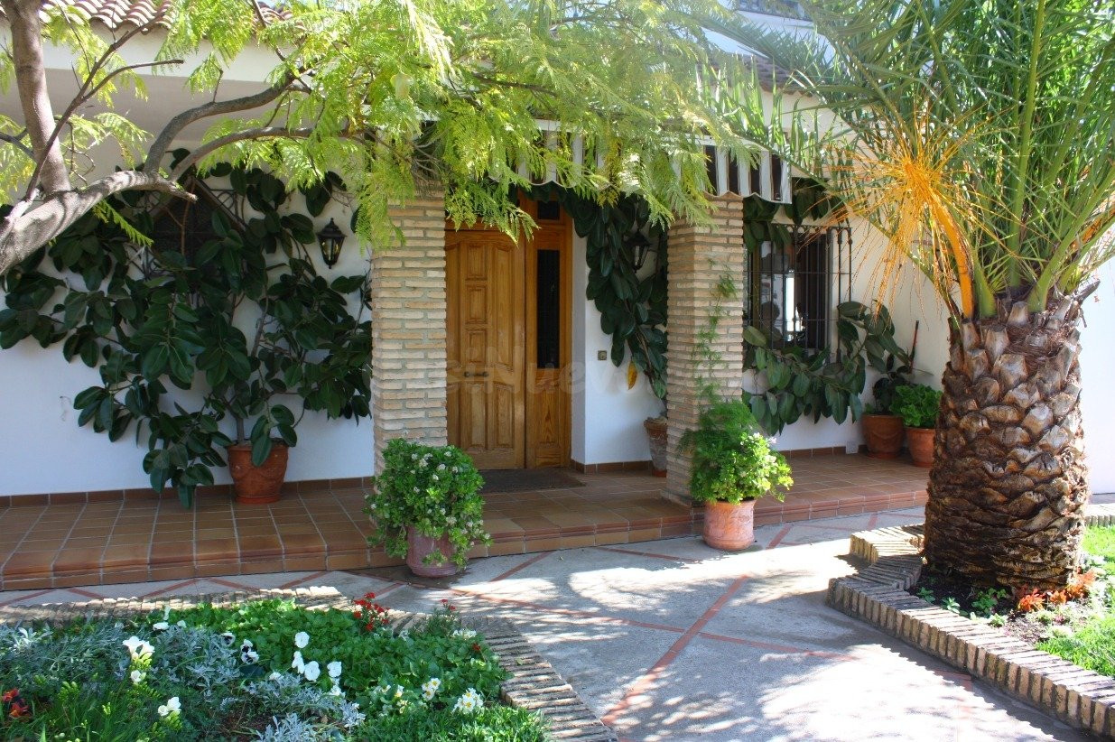 Chalet independiente en La Castilleja con parcela