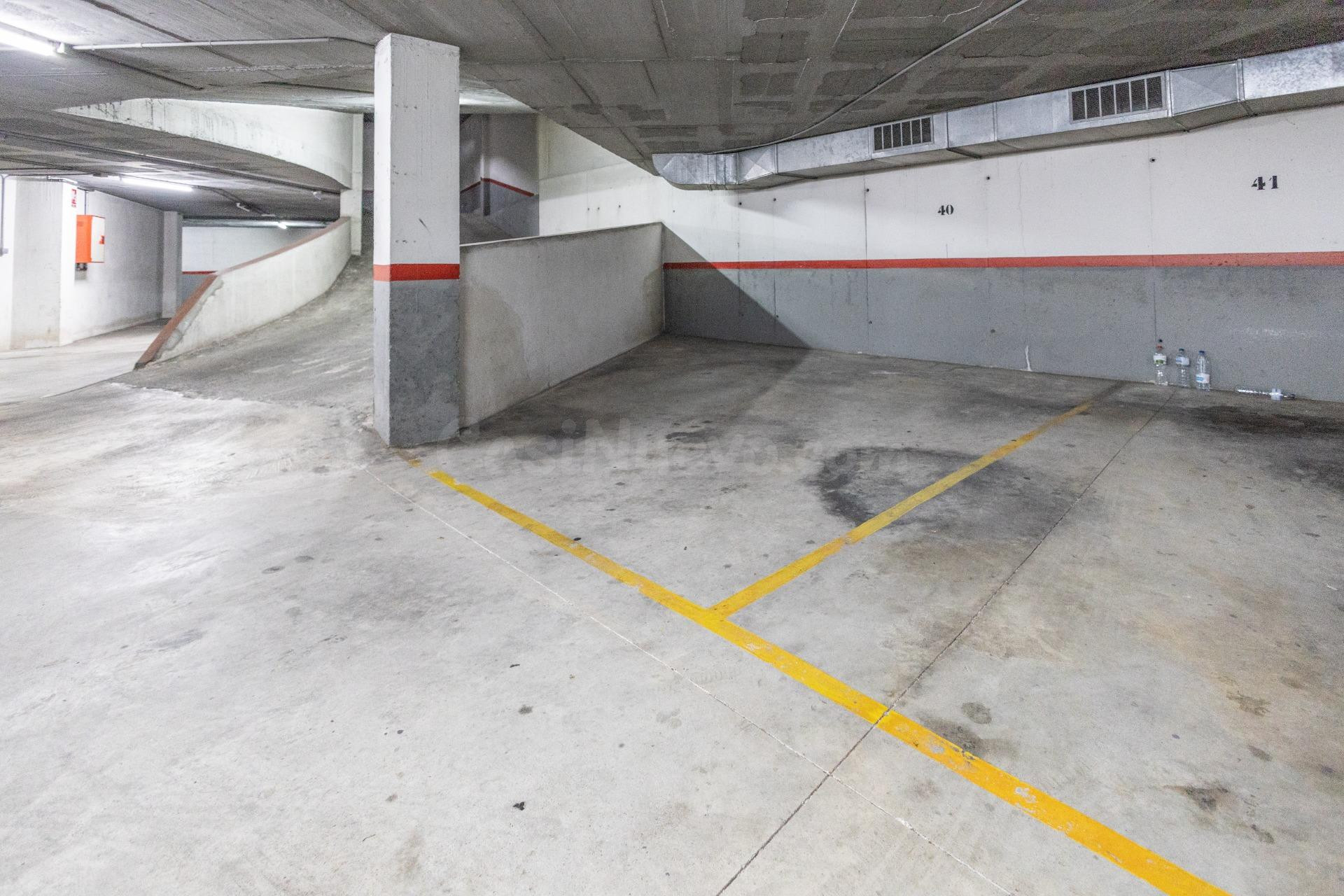 Plaza de parking en calle Olesa de Bonesvalls
