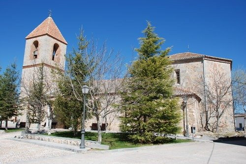 ESTUPENDO SOLAR CENTRICO EN BERCIAL SEGOVIA