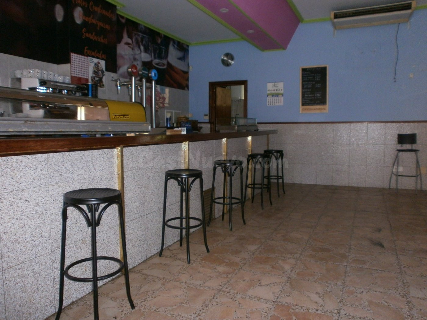 Se vende bar en el barrio del Carmen