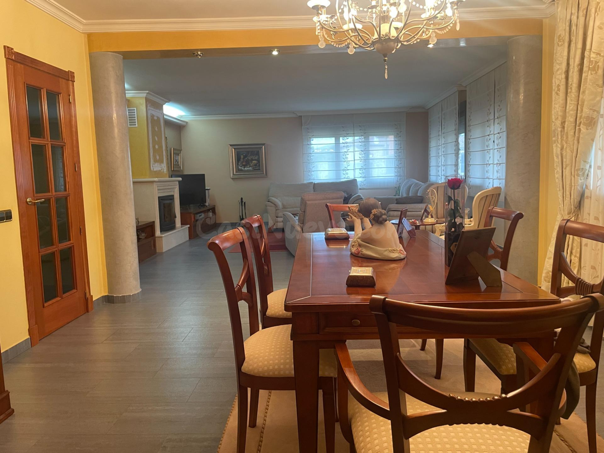 CHALET INDIVIDUAL EN VENTA EN EL SOTILLO-LA LASTRILLA