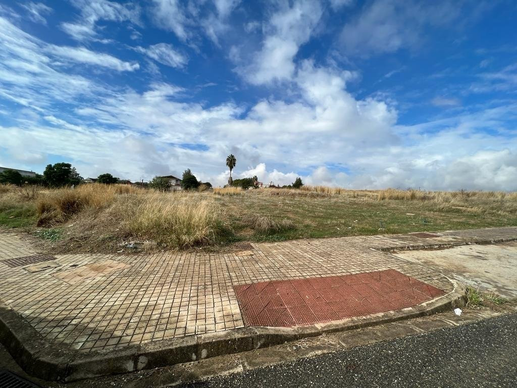 VENTA DE DOS SOLARES EN GUILLENA, SEVILLA.