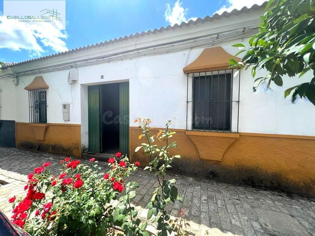 CASA EN EL CENTRO DE GERENA DE 320M2.