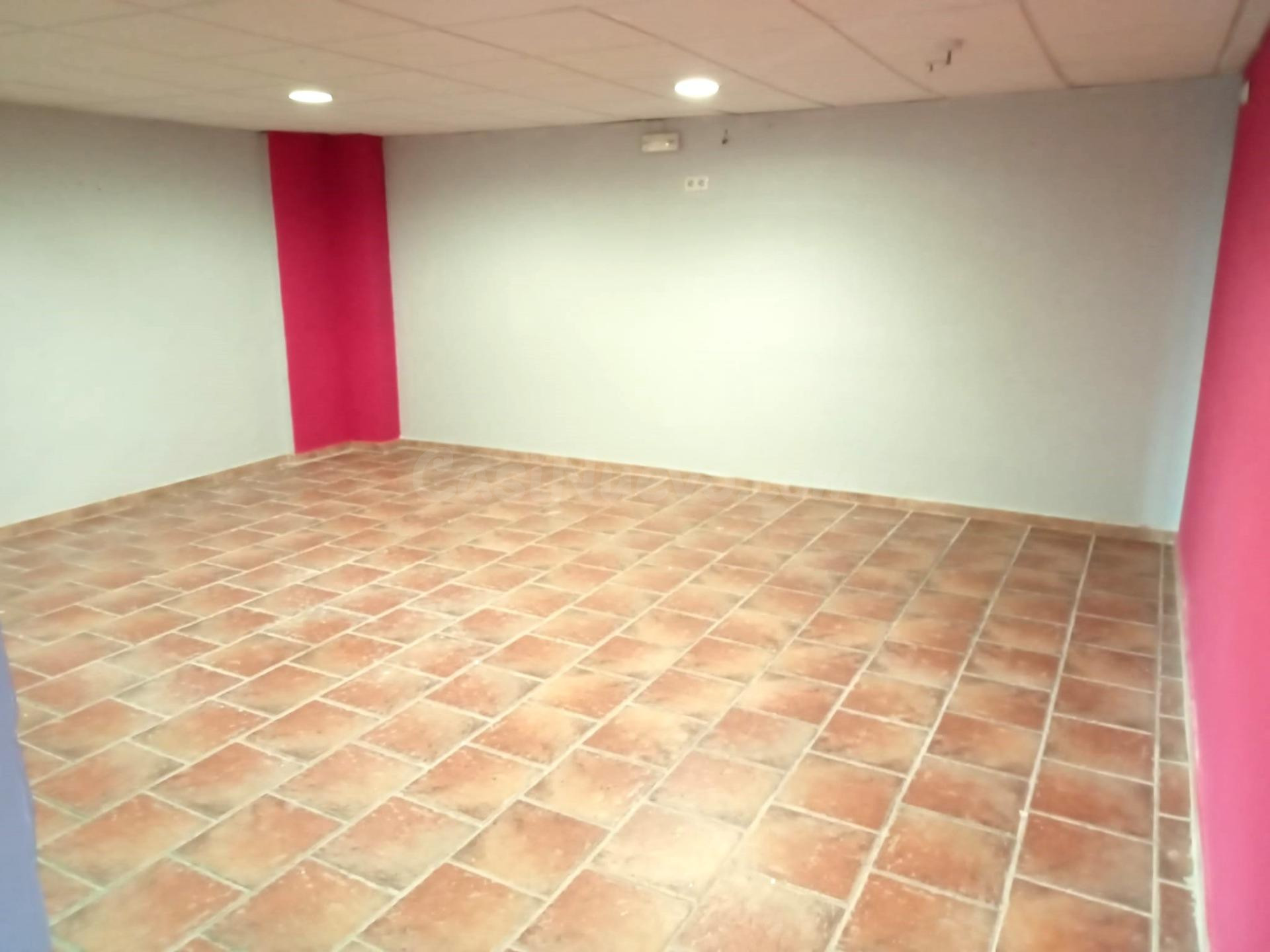 OPORTUNIDAD DE NEGOCIO EN LA LOCALIDAD DE BURGUILLOS, SEVILLA.