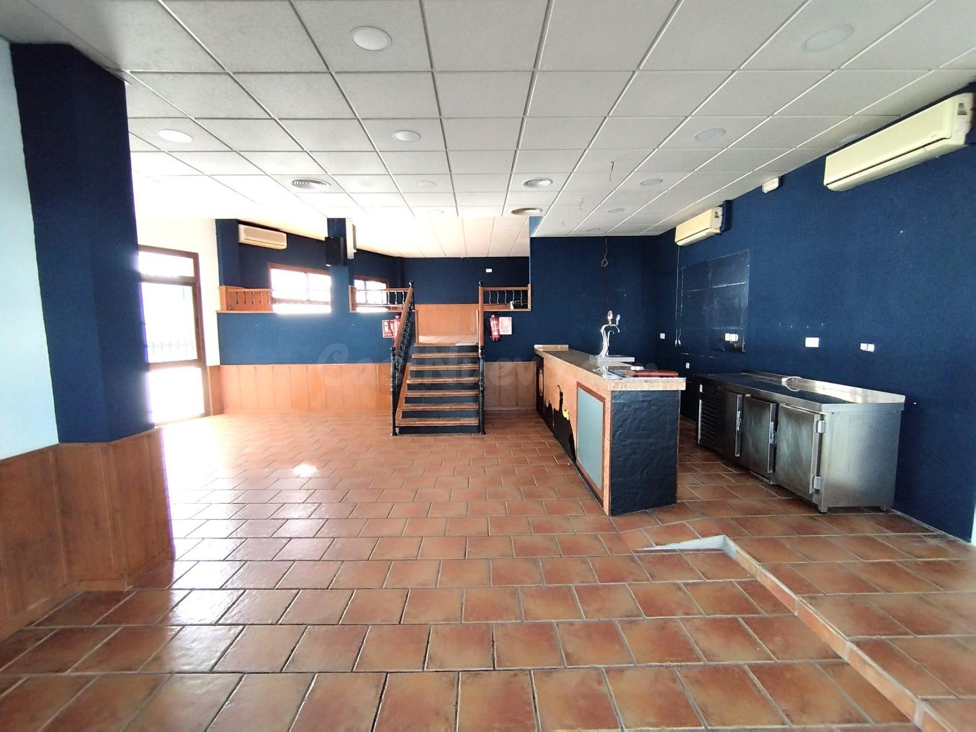 OPORTUNIDAD DE NEGOCIO EN VENTA Ó ALQUILER ENLA LOCALIDAD DE BURGUILLOS, SEVILLA.