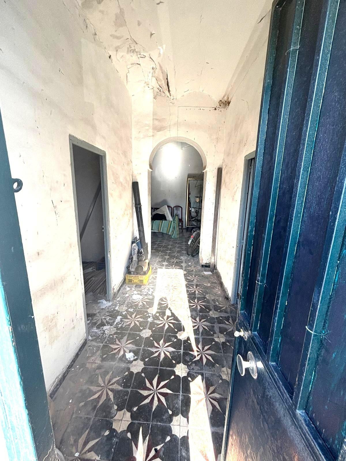 EN VENTA – CASA PARA REFORMAR EN LOS ROSALES