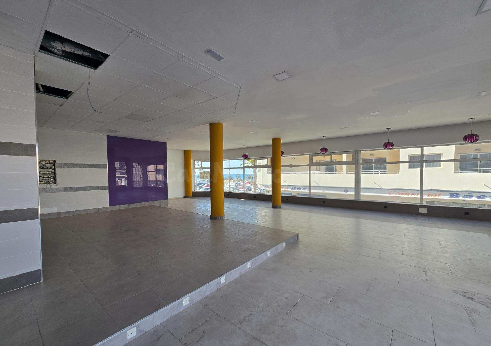 Local Comercial en Alquiler – Ubicación Céntrica con Gran Te - foto 2