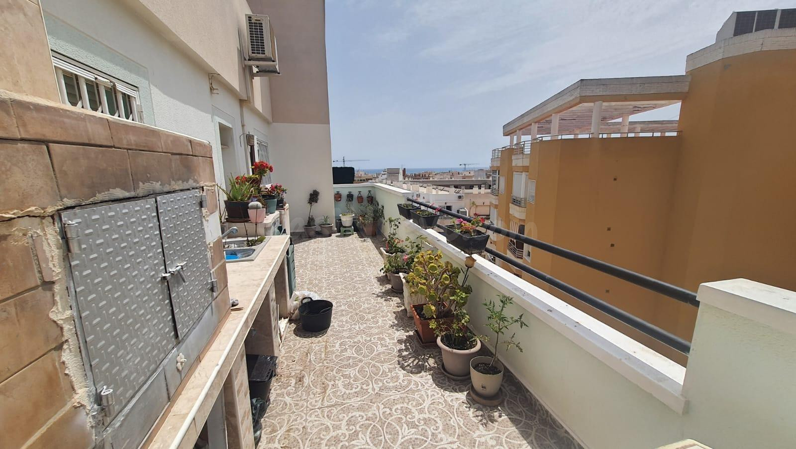 AMPLIO ATICO CON ENORME TERRAZA