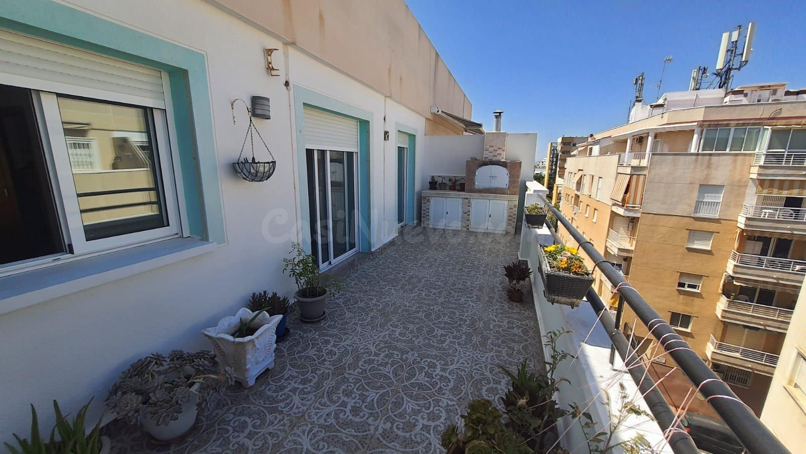 ATICO CENTRICO CON AMPLIA TERRAZA Y GARAJE