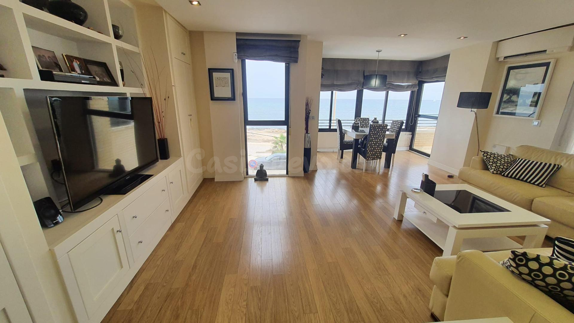 PRECIOSO APARTAMENTO PRIMERA LINEA