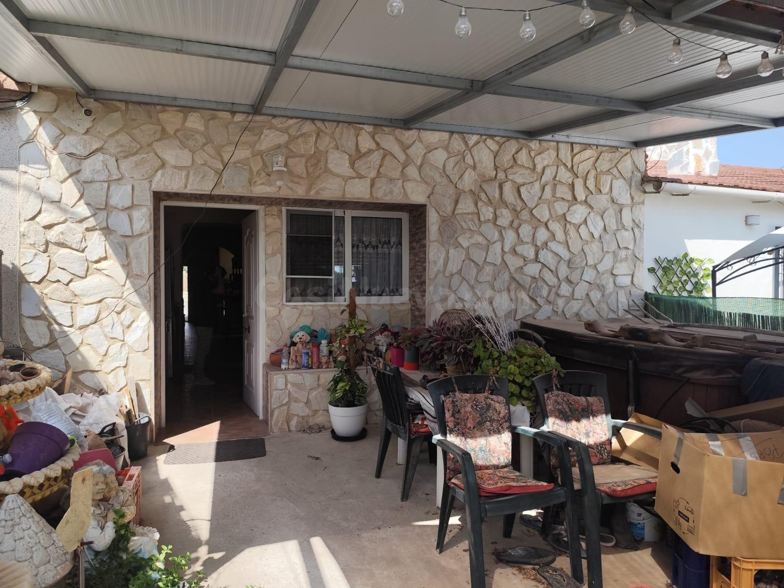 CASA RURAL CON PORCHE Y PATIO!!! MONTESINOS