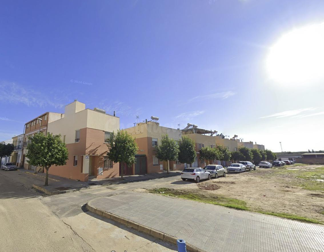 VIVIENDA EN ROCIANA DEL CONDADO
